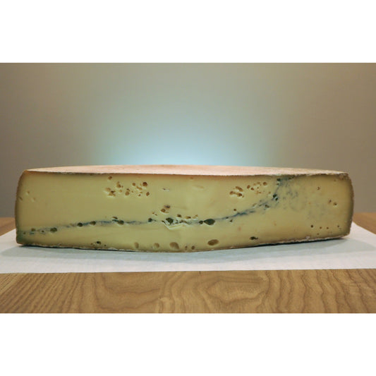 Morbier - La petite France Vilnius - Cow cheese - morbier suris